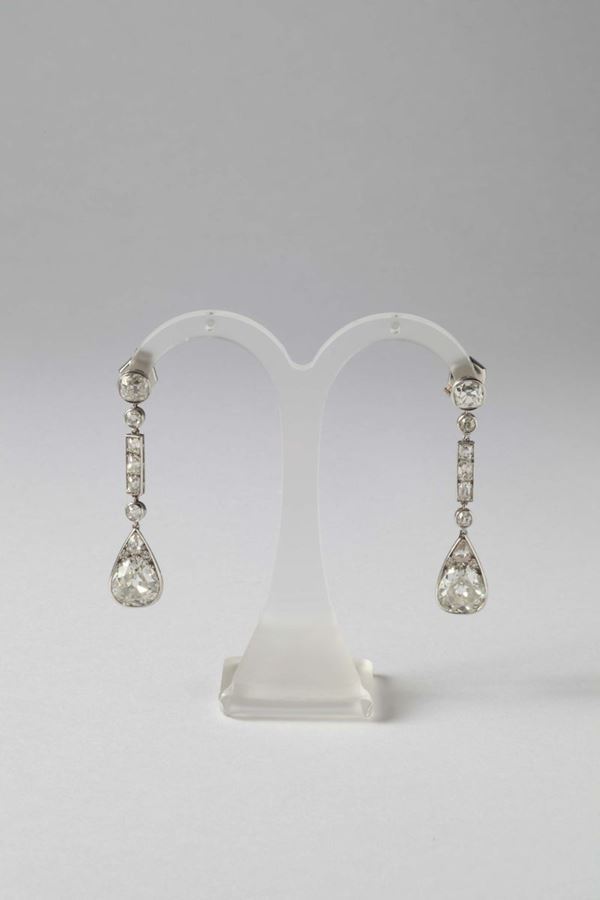 A pair of old-cut diamonds pendent earrings