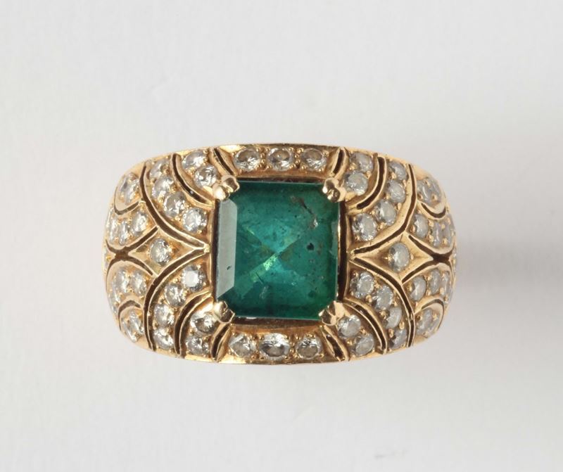 An emerald and diamonds cluster ring  - Auction Silver, Watches, Antique and Contemporary Jewelry - Cambi Casa d'Aste