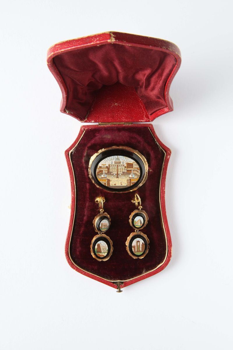 Parure comprising a brooch and a pair of earrings with micromosaic  - Auction Silver, Watches, Antique and Contemporary Jewelry - Cambi Casa d'Aste