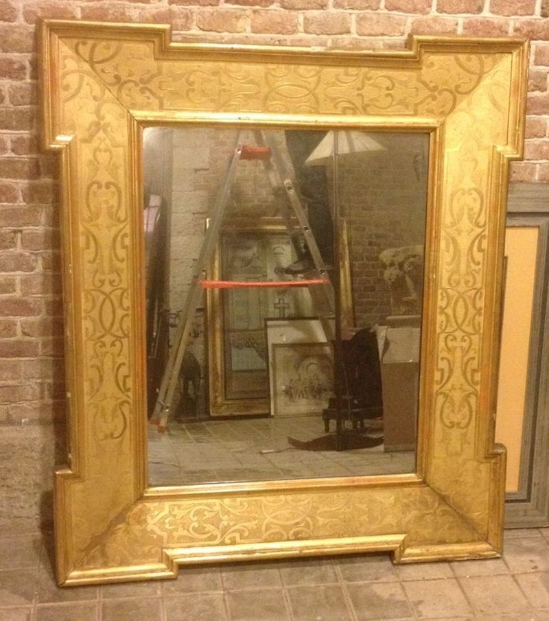 Specchiera a vassoio in legno dorato, Lombardia XIX secolo  - Asta Antiquariato e Dipinti Antichi - Cambi Casa d'Aste