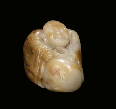 Scultura in Giada Bianca e Russet Raffigurante Piccolo Budai, Cina, Dinastia Qing, XIX Secolo