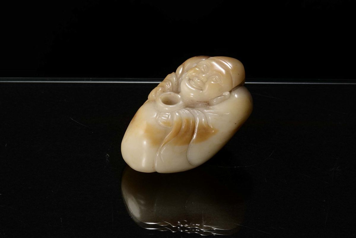 Scultura in Giada Bianca e Russet Raffigurante Piccolo Budai, Cina, Dinastia Qing, XIX Secolo