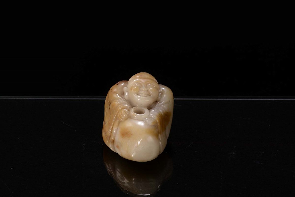 Scultura in Giada Bianca e Russet Raffigurante Piccolo Budai, Cina, Dinastia Qing, XIX Secolo