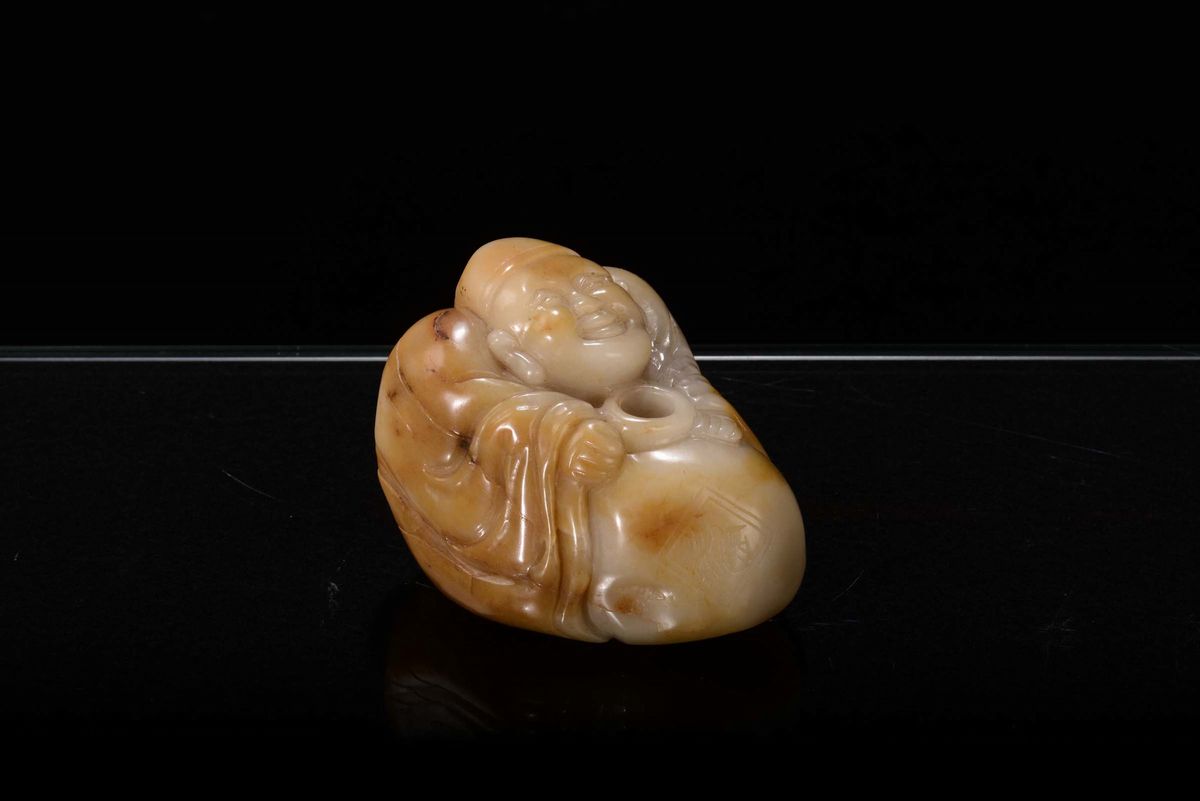 Scultura in Giada Bianca e Russet Raffigurante Piccolo Budai, Cina, Dinastia Qing, XIX Secolo