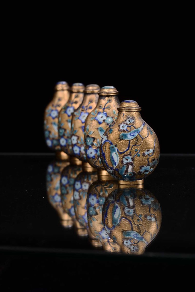 Cinque Snuff Bottle in Smalto Dorato