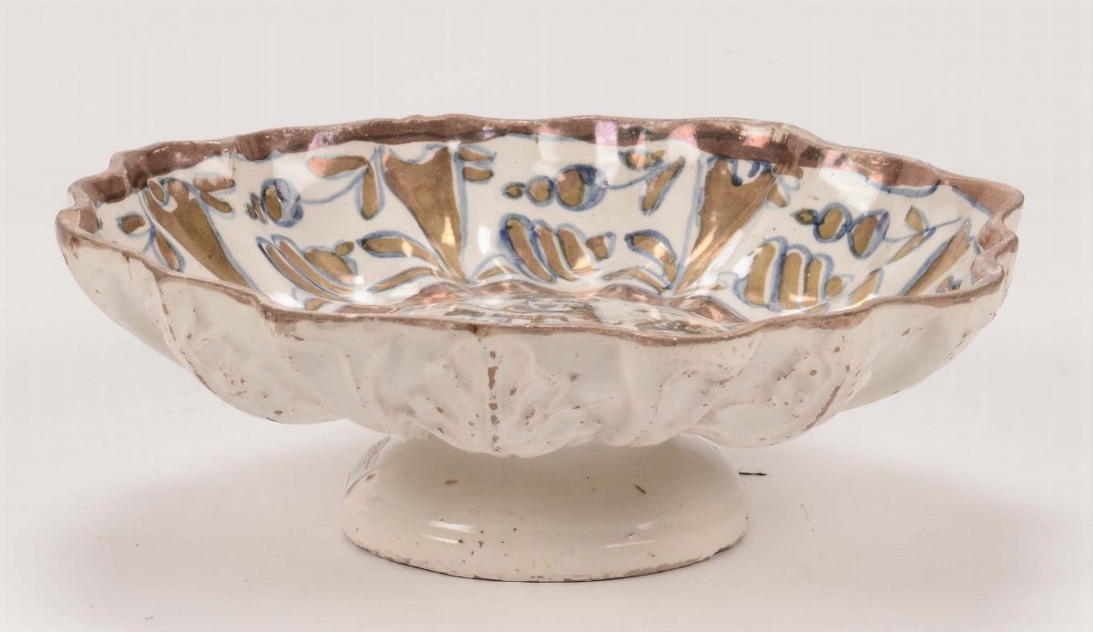 Crespina in Maiolica con Decoro a Lustro, Gubbio XVII Secolo