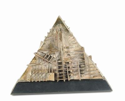 Arnaldo Pomodoro (1926)piramide, 1986