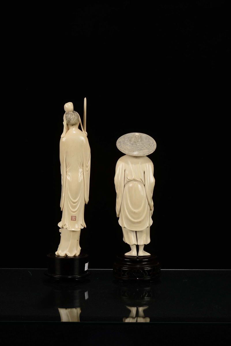 Lotto di Due Statuine in Avorio, Cina, Repubblica