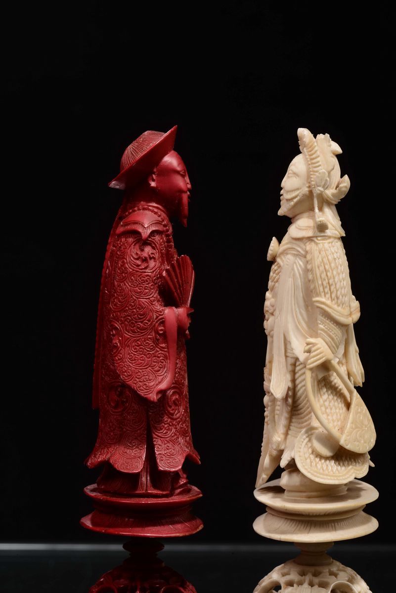 Pedine degli Scacchi in Avorio Scolpito e Laccato, Cina, Dinastia Qing, XIX Secolo