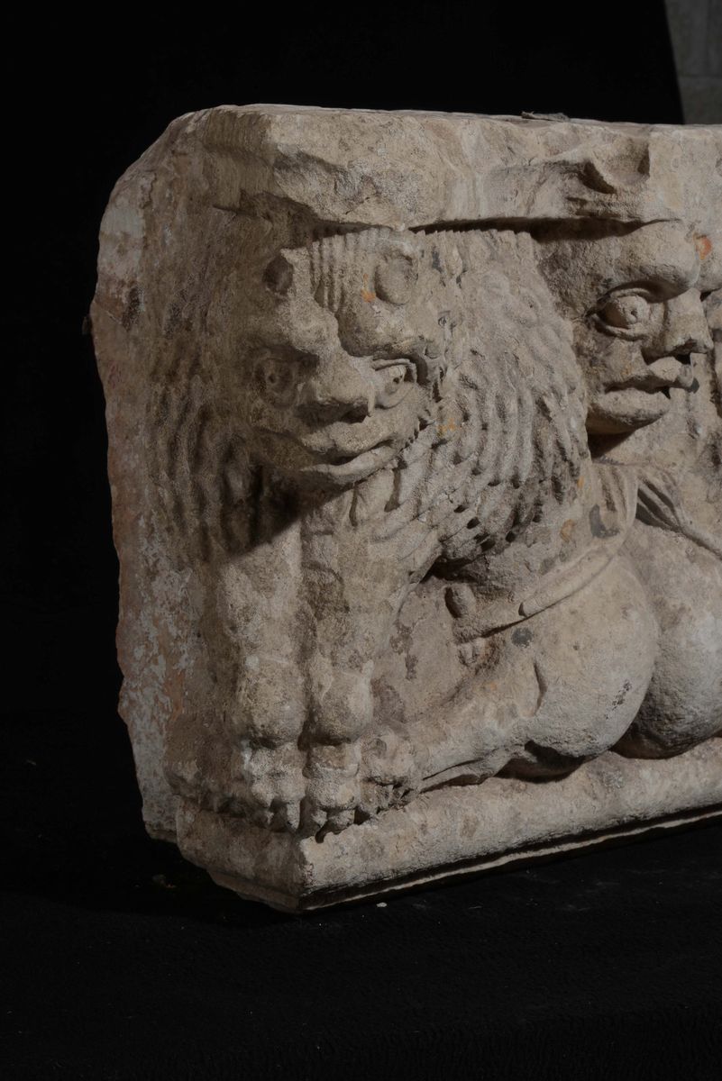 Semicapitello in Pietra con Raffigurazioni di Leoni e Mascherone, Probabilmente XIX-XX Secolo