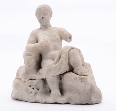 Frammento di Giovinetto Seduto in Marmo Bianco