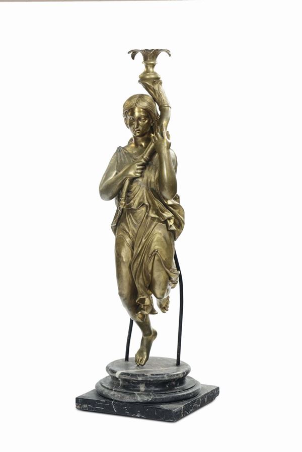 Figura femminile con cornucopia reggicero in bronzo fuso e dorato, XIX secolo