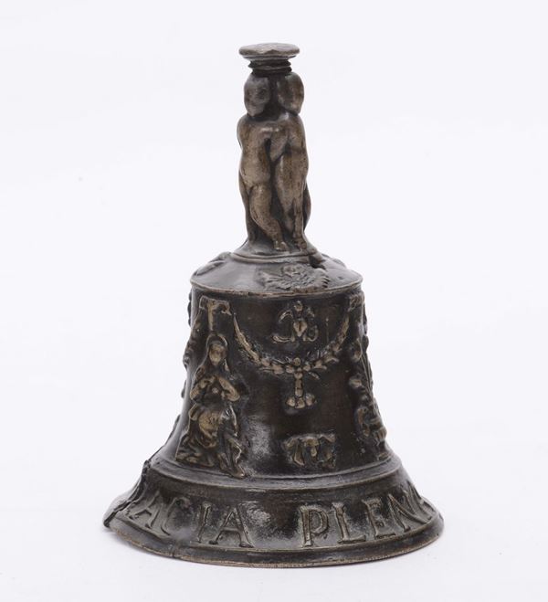A molten and chiselled bronze bell, bronze worker of the 17th century