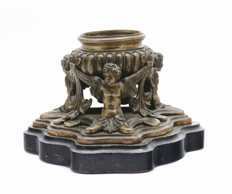 Calamaio in metallo dorato, XIX secolo  - Asta Antiquariato, Affidamenti da raffinate dimore private - Cambi Casa d'Aste