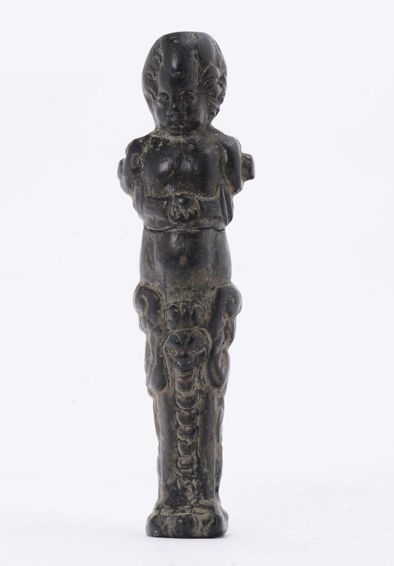 Erma in bronzo fuso e cesellato con parte superiore raffigurante busto di fanciullo, arte del XVII secolo  - Asta Antiquariato, Affidamenti da raffinate dimore private - Cambi Casa d'Aste