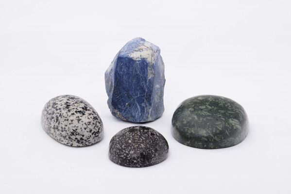 Quattro frammenti di pietre dure