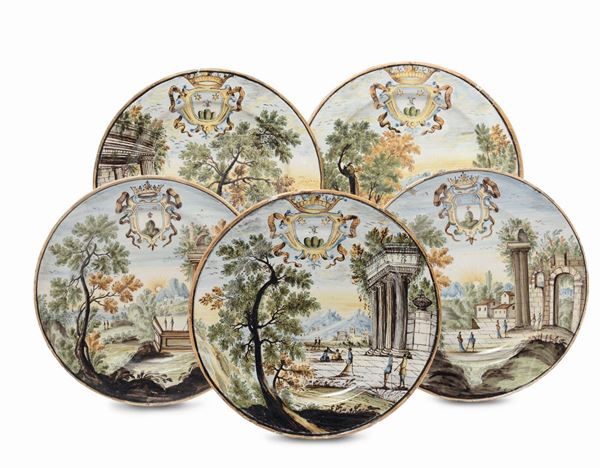Cinque piatti in maiolica policroma, Castelli XVIII secolo