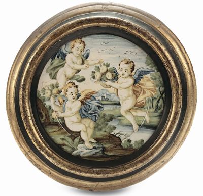 Coppia di Piatti in Maiolica con Cornice Nera e Oro, Castelli XVIII Secolo