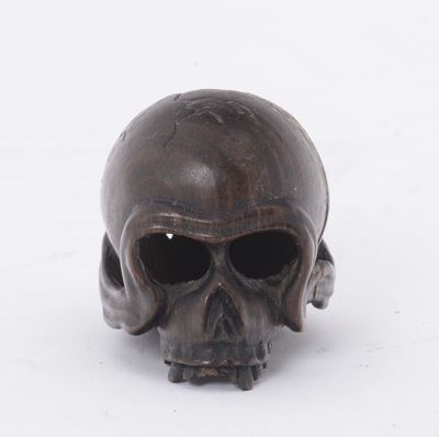 Memento Mori in Legno Intagliato