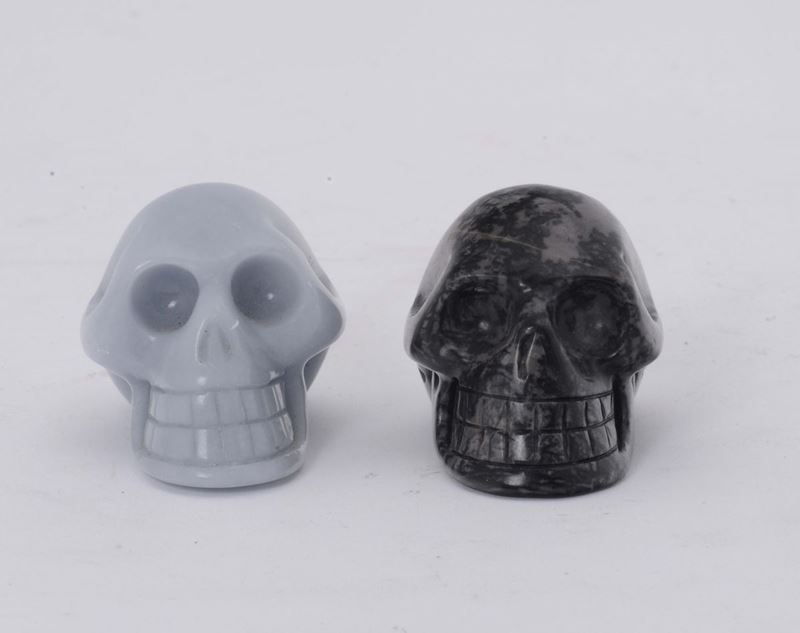 Due memento mori in giada e marmo  - Auction Fine Arts from refined private house - Cambi Casa d'Aste