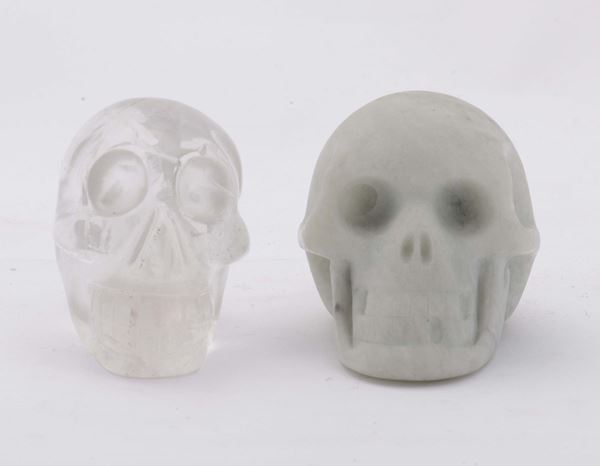 Due memento mori in giada e cristallo di rocca