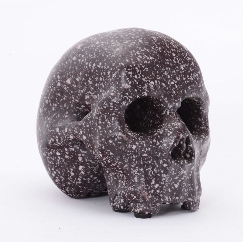 Grande memento mori in porfido rosso  - Asta Antiquariato e Dipinti Antichi - Cambi Casa d'Aste