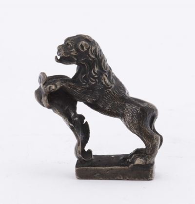 Figura di Leone Reggi Stemma in Bronzo Fuso e Cesellato, Veneto o Germania XVII-XVIII Secolo