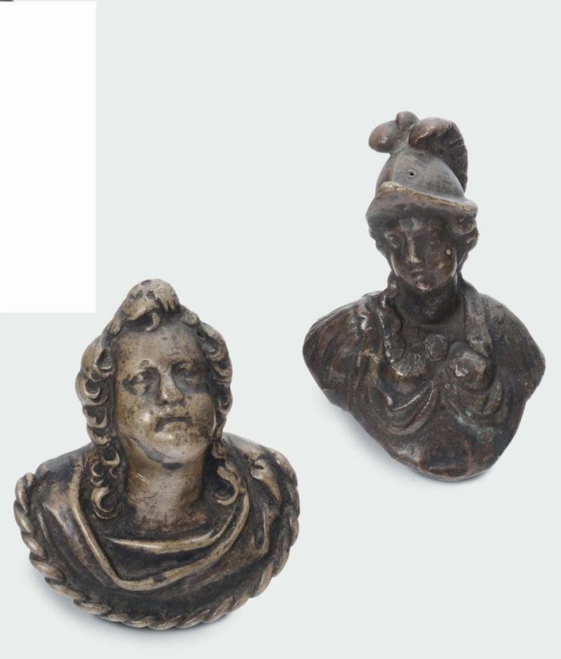 Coppia di piccoli busti antropomorfi in bronzo fuso e cesellato raffiguranti figure di putti, Italia del nord XVI-XVII secolo  - Asta Scultura e Oggetti d'Arte - Cambi Casa d'Aste