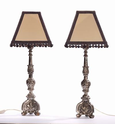 Coppia di Candelieri in Legno Intagliato Trasformati in Lampade