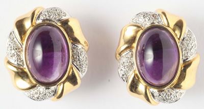 Orecchini con Ametista Taglio Cabochon e Diamanti
