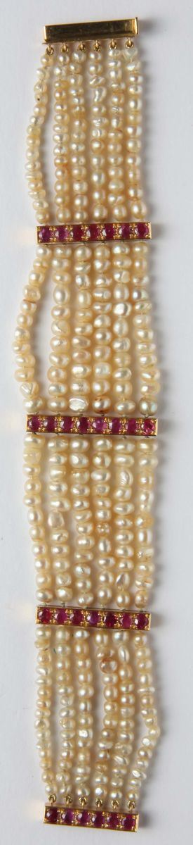 Bracciale e Sei Fili di Perle Naturali