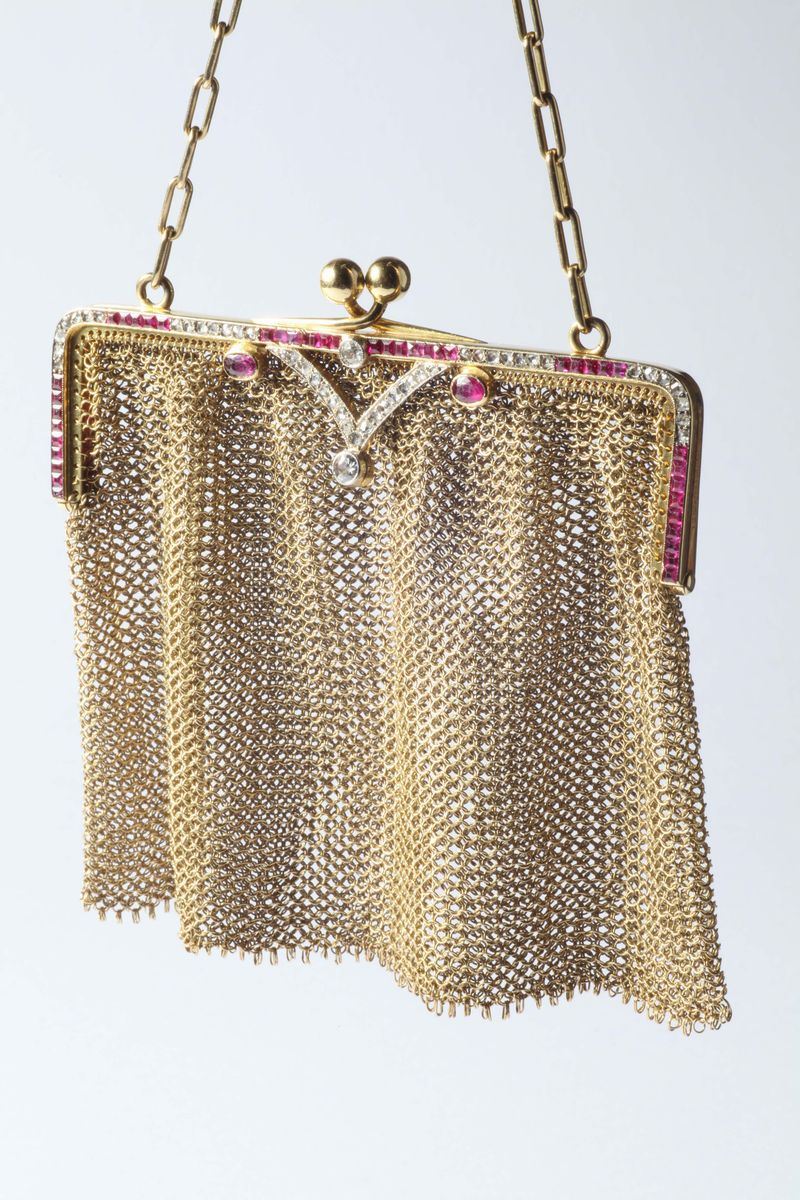 A ruby, old-cut diamond and gold mesh bag. No indication of heating (NTE)  - Auction Silver, Watches, Antique and Contemporary Jewelry - Cambi Casa d'Aste