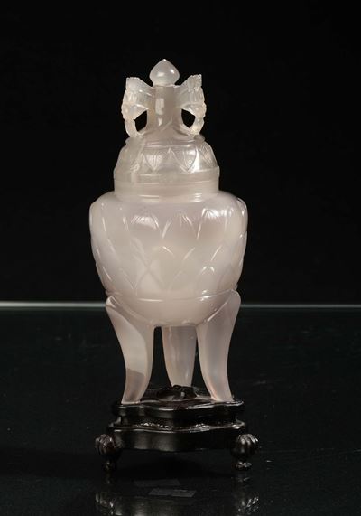 Vasetto in Agata con Coperchio, Cina XX Secolo
