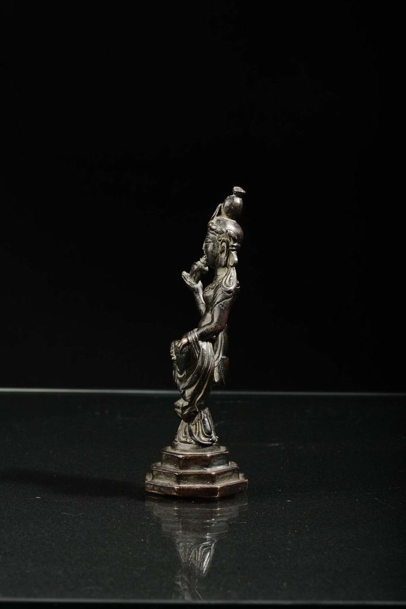Statuina Raffigurante Divinità in Bronzo, Cina XX Secolo