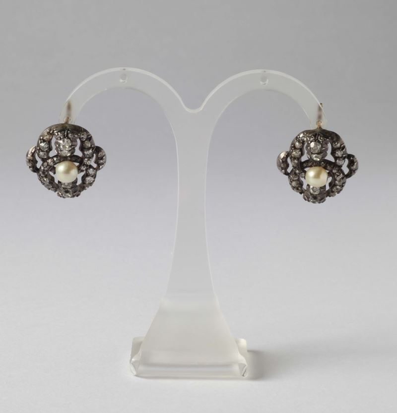 A pair of diamond, pearl and silver earrings  - Auction Silver, Watches, Antique and Contemporary Jewelry - Cambi Casa d'Aste