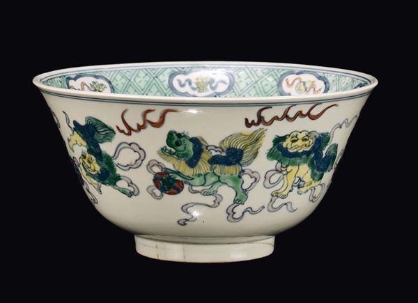 A polychrome porcelain “Pho dog” bowl, China, Qing Dynasty, 19th century