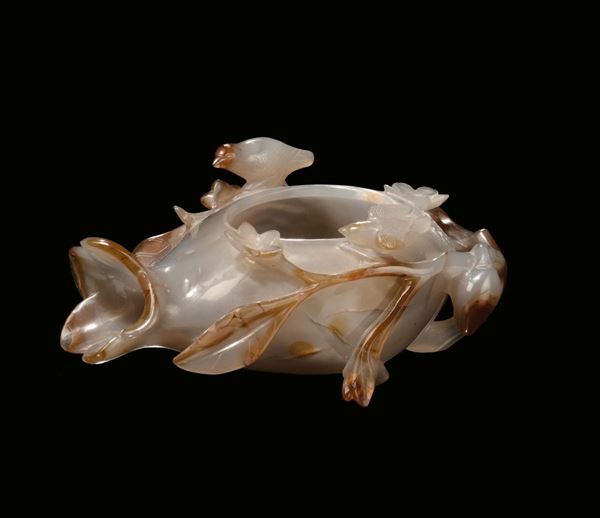An agate “pomegranate” bowl, China, Qing Dynasty, 19th century