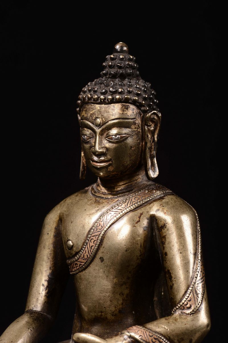 Rara ed Importante Amitaya in Bronzo con Inserti in Argento, Tibet, XV Secolo