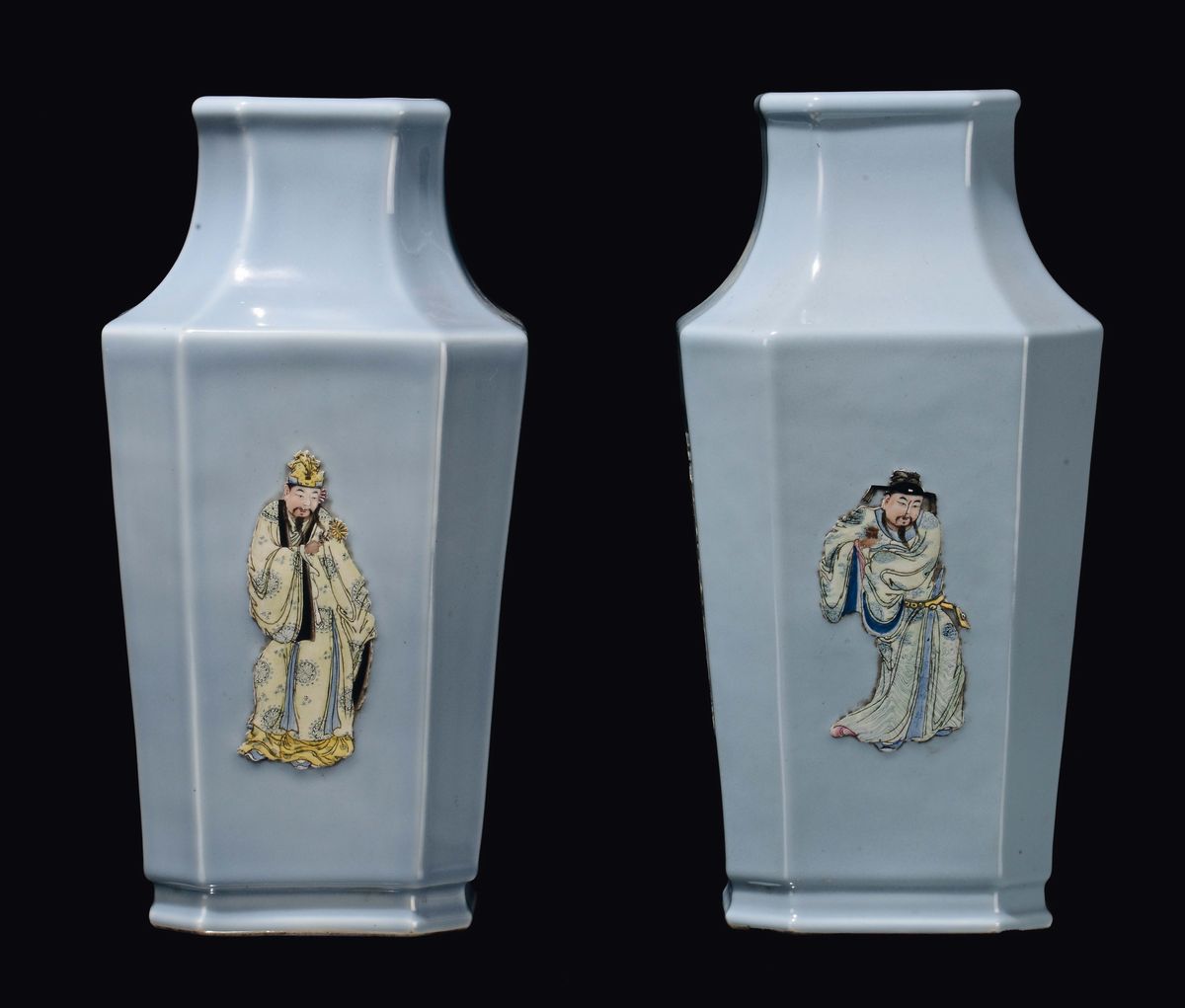 Coppia di Vasi in Porcellana Azzurra, Claire De Lune con Figure, Cina, Dinastia Qing, Periodo Dao...