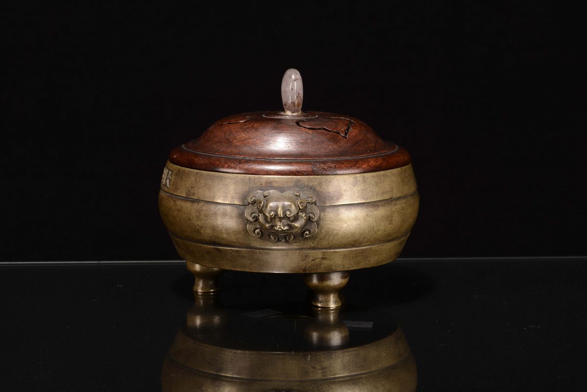 Incensiere in Bronzo con Coperchio con Iscrizioni, Cina, Dinastia Qing, Periodo Qianlong (1736-17...