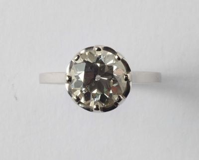 Anello Solitaire con Diamante di Vecchio Taglio di Ct 3,00ca