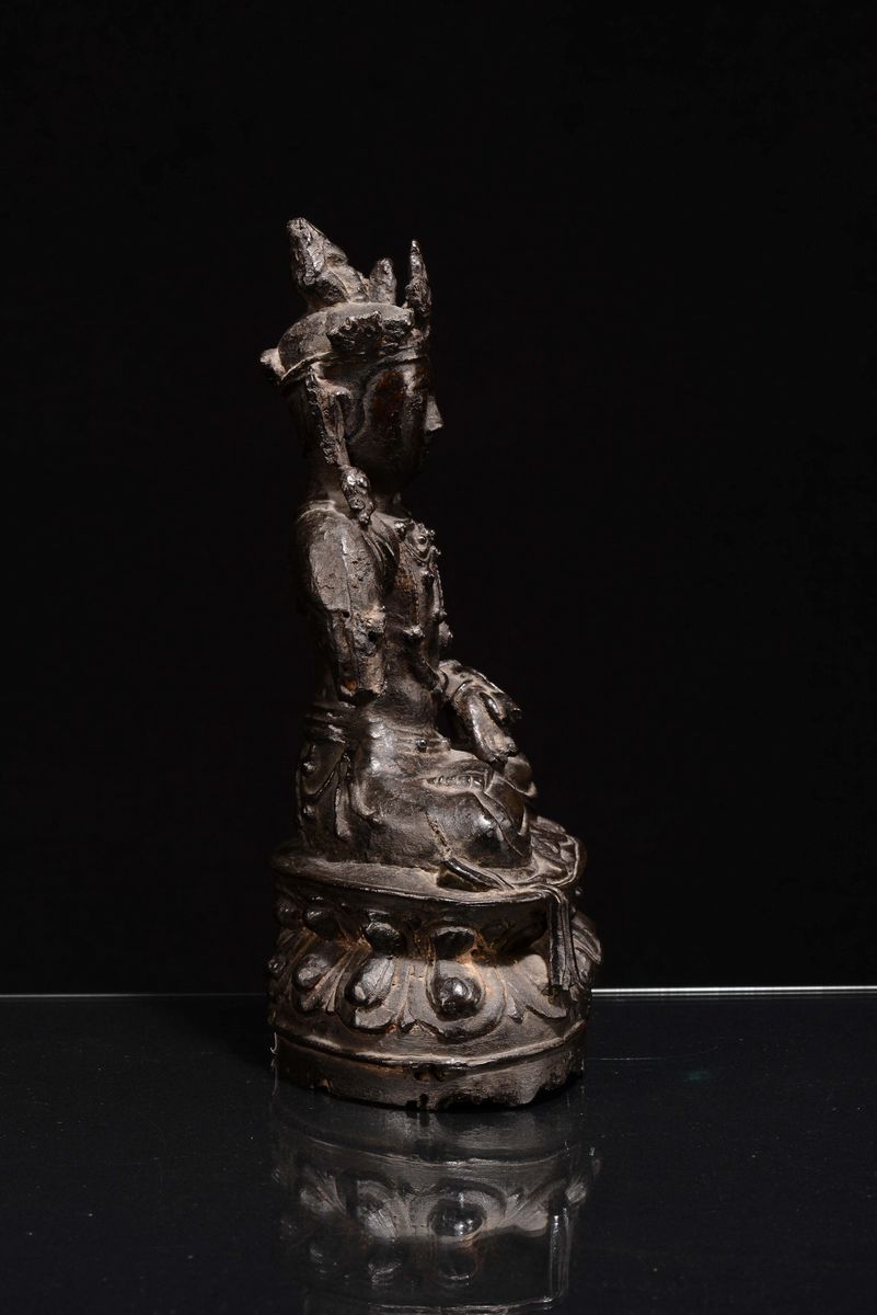 Amitabha in Bronzo Patina Scura, Cina, Dinastia Ming, XVII Secolo