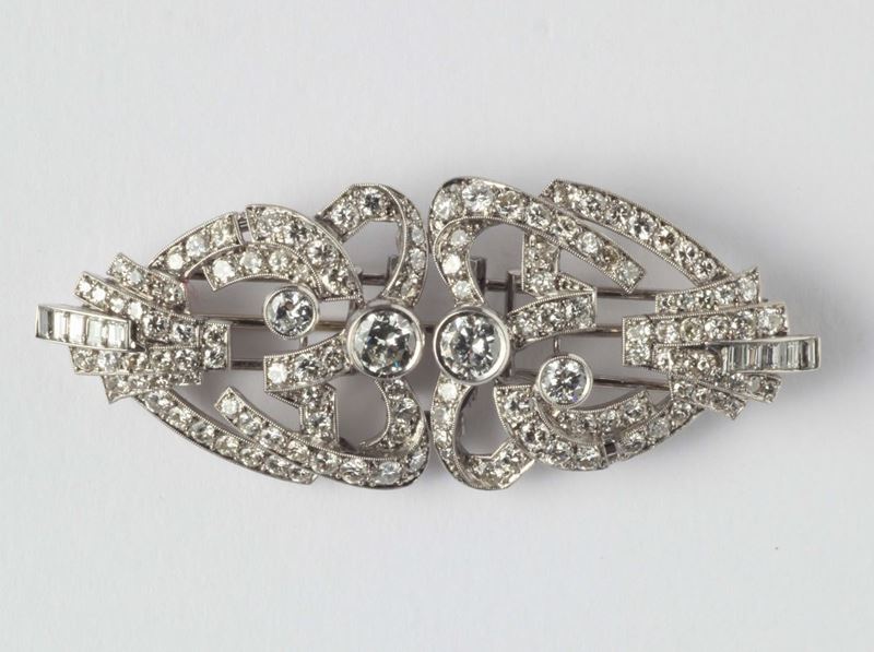 A platinum and diamond double-clip brooch  - Auction Silver, Watches, Antique and Contemporary Jewelry - Cambi Casa d'Aste