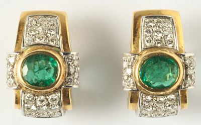 Orecchini con Smeraldi e Pavé di Diamanti