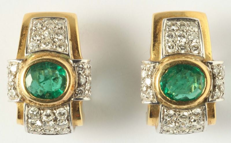 A pair of emerald, diamond and gold earrings  - Auction Fine Jewels - I - Cambi Casa d'Aste