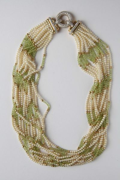 Collana con Perline e Peridoti, Fermezza con Pavé di Diamanti
