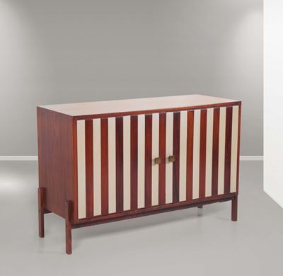 Ettore Sottsass. Raro Mobile Contenitore in Legno con Decoro a Doghe Dorate. Prod. Poltronova, It...