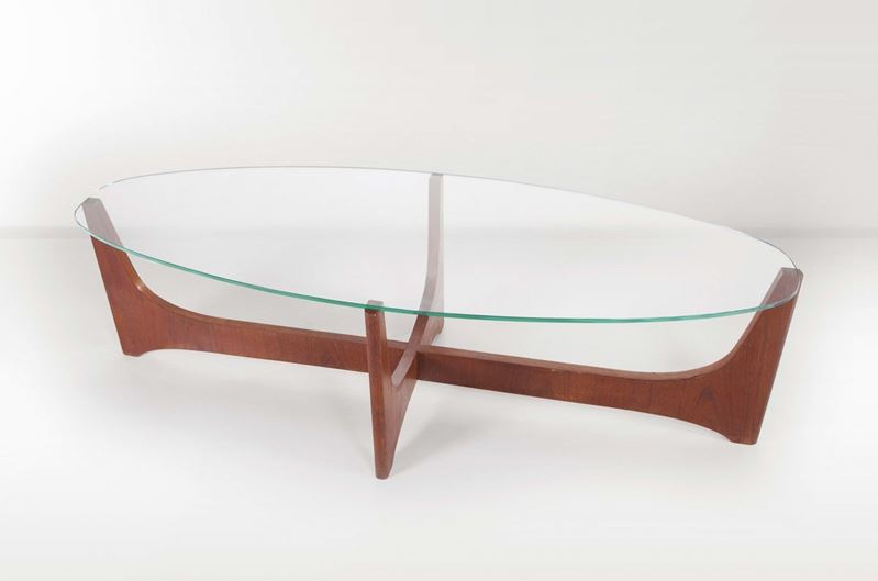 Tavolino ellissoidale in legno con ripiano in vetro. Prod. Italia, 1950 ca.  - Asta Design - Cambi Casa d'Aste