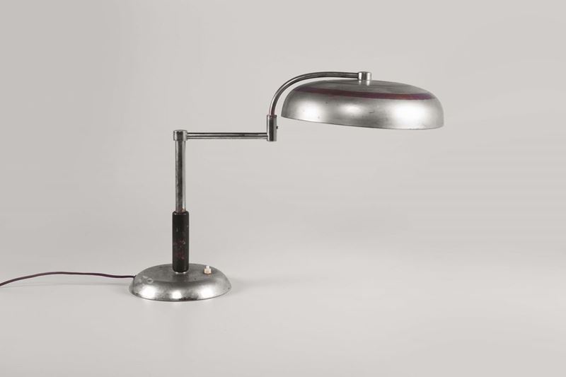 Lampada da tavolo in metallo cromato. Prod. Italia, 1930 ca.  - Asta Design - Cambi Casa d'Aste