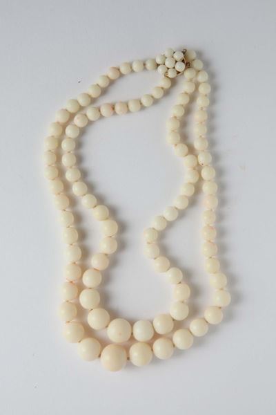 Collana a Due Fili di Corallo Bianco, Scalare
